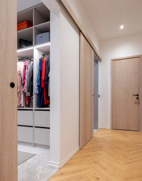 Yläkantoiset liukuovet